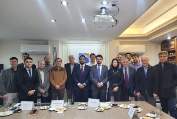 Representantes de Dubai Chambers se reunieron con pymes de alimentos y tecnología